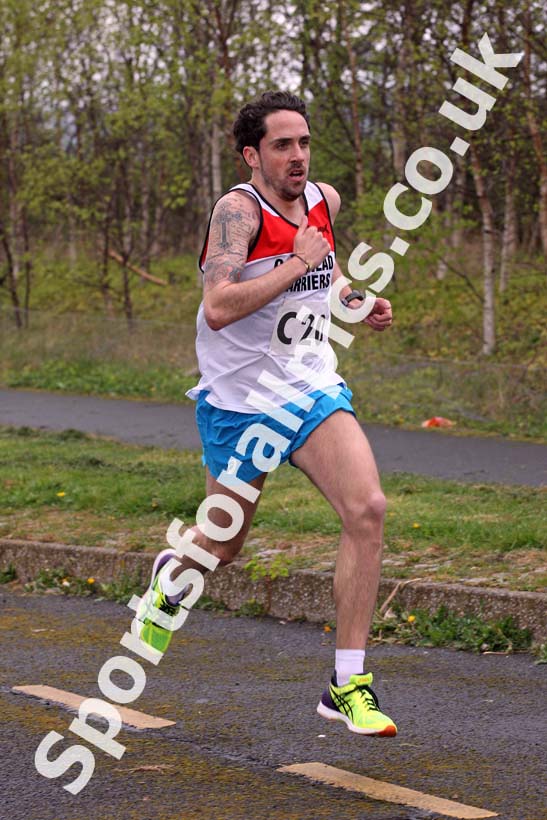 Senior mens relay, Elswick Good Friday Road Races. Photo: David T. Hewitson/Sports for All Pics